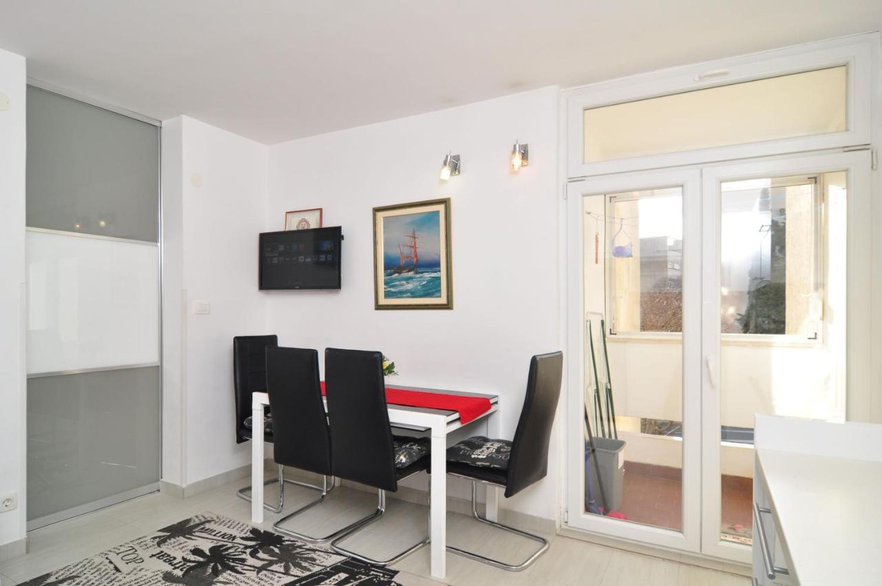 Full Equipped Flat Close To All Split Ngoại thất bức ảnh