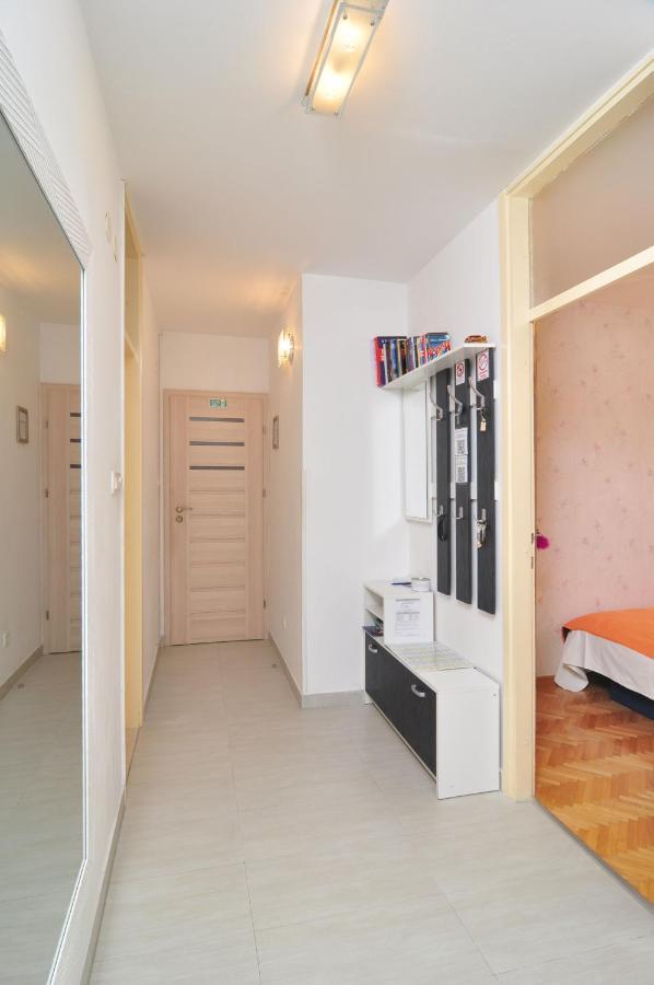 Full Equipped Flat Close To All Split Ngoại thất bức ảnh